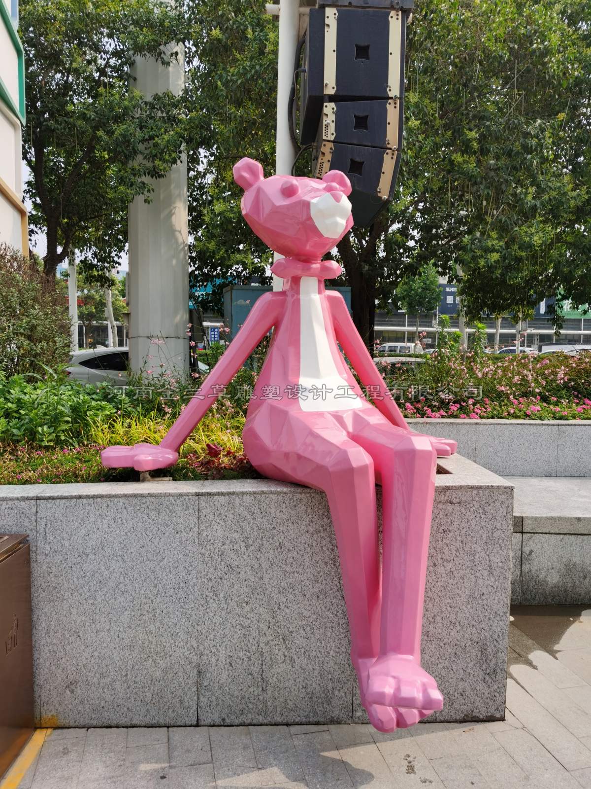 郑州雕塑公司：玻璃钢卡通雕塑使用范围